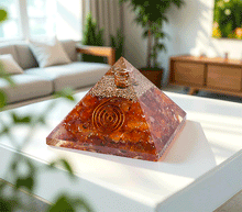 Naložite sliko v pregledovalnik galerije, orgonit piramida zaščita zascita elektromagnetno sevanje orgonit piramida karneol spirala kristali poldragi kamni piramide piramida moč moc drevo življenja piramida drevo zivljenja orgonit elektrosmog