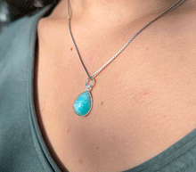 Naložite sliko v pregledovalnik galerije, srebrni obesek 925 amazonit nakit kristal srebro 925 amazonit zenski nakit modni nakit kristali obesek kristali poldragi kamni talisman