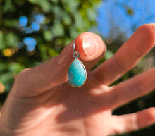 Naložite sliko v pregledovalnik galerije, srebrni obesek 925 amazonit nakit kristal srebro 925 amazonit zenski nakit modni nakit kristali obesek kristali poldragi kamni talisman