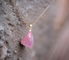 Naložite sliko v pregledovalnik galerije, obesek ametist srebrni člen nakit ametist zenski obesek nakit kristali obesek kristal ametist nakit poldragi kamni talisman