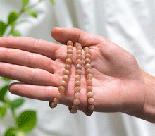 Naložite sliko v pregledovalnik galerije, ženska kristalna zapestnica oranžni mesečev kamen iz kristalov 6 mm ženska zapestnica iz kristalov talisman iz poldragih kamnov nakit oranzni lunin kamen moda nakit iz kristalov oranzni mesecev kamen kristali zapestnice ženske kristalne zapestnice talisman oranžni lunin kamen