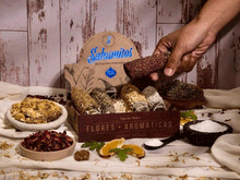 Naložite sliko v pregledovalnik galerije, naravno kadilo zvitek evkaliptus lovor cedra naravno kadilo za obrede naravno kadilo zvitek za ciscenje prostora sagrada madre naravno kadilo za prostor