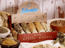 Naložite sliko v pregledovalnik galerije, naravno kadilo zvitek evkaliptus lovor cedra naravno kadilo za obrede naravno kadilo zvitek za ciscenje prostora sagrada madre naravno kadilo za prostor