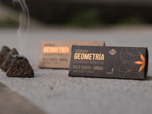 Naložite sliko v pregledovalnik galerije, kadilo dišava kadilo sagrada madre geometria piramida kadilo disava za dom dišava za prostor naravno kadilopalo santo mira sveti les naravno kadilo