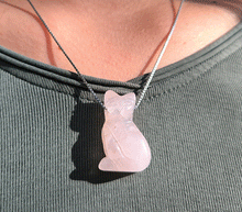 Naložite sliko v pregledovalnik galerije, obesek roževec mačka obesek muca roževec kristal talisman roževec mačke kristali poldragi kamni mačka nakit kristali mačka