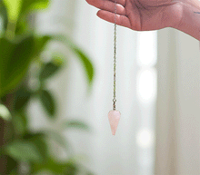 Naložite sliko v pregledovalnik galerije, nihalo roževec talisman nihalo iz roževeca kristalno nihalo rozevec kristali nihalo iz rozevca poldragi kamni nihala merjenje energije nihala pendelum