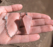 Naložite sliko v pregledovalnik galerije, nihalo roževec talisman nihalo iz rozevec kristalno nihalo kristali nihalo poldragikamni nihala merjenje energije nihala