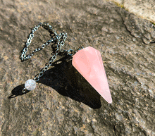 Naložite sliko v pregledovalnik galerije, nihalo roževec talisman nihalo iz rozevec kristalno nihalo kristali nihalo poldragikamni nihala merjenje energije nihala