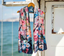 Naložite sliko v pregledovalnik galerije, obojestranski ženski šal poletni šali modni sal pisani sali cvetlice prehodni sal viskoza svila barvit ženski šali moda udoben šal mehek obojestranski sal jesenski šal cvetlični ženski šal