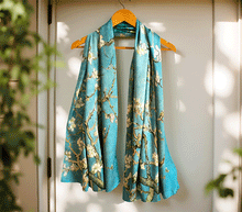 Naložite sliko v pregledovalnik galerije, obojestranski ženski šal poletni šali modni sal pisani sali cvetlice prehodni sal viskoza svila barvit ženski šali moda udoben šal mehek obojestranski sal jesenski šal cvetlični ženski šal