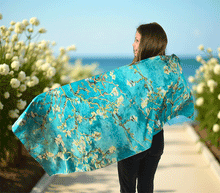 Naložite sliko v pregledovalnik galerije, obojestranski ženski šal poletni šali modni sal pisani sali cvetlice prehodni sal viskoza svila barvit ženski šali moda udoben šal mehek obojestranski sal jesenski šal cvetlični ženski šal