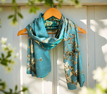 Naložite sliko v pregledovalnik galerije, obojestranski ženski šal poletni šali modni sal pisani sali cvetlice prehodni sal viskoza svila barvit ženski šali moda udoben šal mehek obojestranski sal jesenski šal cvetlični ženski šal