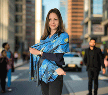 Naložite sliko v pregledovalnik galerije, obojestranski ženski šal poletni šali modni sal pisani sali cvetlice prehodni sal viskoza svila barvit ženski šali moda udoben šal mehek obojestranski sal jesenski šal ženski šal moda zvezde