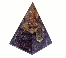 Naložite sliko v pregledovalnik galerije, orgonit piramida ametist roza zivljenja kristali zaščita zascita elektromagnetno sevanje orgonit piramida kristali ametist spirala kristali poldragi kamni piramide piramida moč moc orgonit piramida orgonit elektrosmog