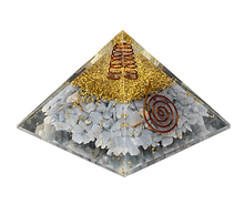 Naložite sliko v pregledovalnik galerije, orgonit piramida angelit kristali zaščita zascita elektromagnetno sevanje orgonit piramida kristali angelita spirala kristali poldragi kamni piramide piramida moč moc orgonit piramida orgonit elektrosmog