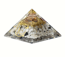 Naložite sliko v pregledovalnik galerije, orgonit piramida mesecev kamen kristali zaščita zascita elektromagnetno sevanje orgonit piramida kristali lunin kamen spirala kristali poldragi kamni piramide piramida moč moc orgonit piramida orgonit elektrosmog