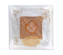 Naložite sliko v pregledovalnik galerije, orgonit piramida selenit kristali zaščita zascita elektromagnetno sevanje orgonit piramida kristali selenit spirala kristali poldragi kamni piramide piramida moč moc orgonit piramida orgonit elektrosmog