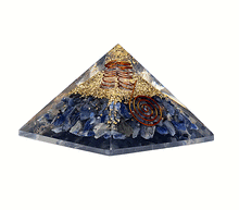 Naložite sliko v pregledovalnik galerije, orgonit piramida sodalit kristali zaščita zascita elektromagnetno sevanje orgonit piramida kristali sodalit spirala kristali poldragi kamni piramide piramida moč moc orgonit piramida orgonit elektrosmog
