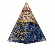 Naložite sliko v pregledovalnik galerije, orgonit piramida sodalit kristali zaščita zascita elektromagnetno sevanje orgonit piramida kristali sodalit spirala kristali poldragi kamni piramide piramida moč moc orgonit piramida orgonit elektrosmog