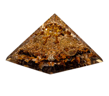 Naložite sliko v pregledovalnik galerije, orgonit piramida tigrovo oko kristali zaščita zascita elektromagnetno sevanje orgonit piramida kristali tigrovo oko spirala kristali poldragi kamni piramide piramida moč moc orgonit piramida orgonit elektrosmog