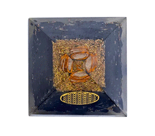 Naložite sliko v pregledovalnik galerije, orgonit piramida crni turmalin kristali zaščita zascita elektromagnetno sevanje orgonit piramida kristali črni turmalin spirala kristali poldragi kamni piramide piramida moč moc orgonit piramida orgonit elektrosmog