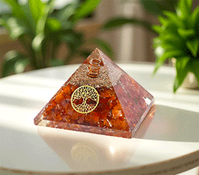 Naložite sliko v pregledovalnik galerije, orgonit piramida zaščita zascita elektromagnetno sevanje orgonit piramida karneol spirala kristali poldragi kamni piramide piramida moč moc drevo življenja piramida drevo zivljenja orgonit elektrosmog