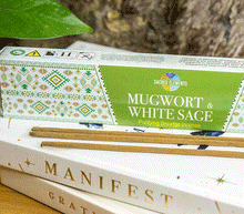 Naložite sliko v pregledovalnik galerije, hem sacred elements mugwort white sage incense dišeče palčke pelin beli žajbelj disece palcke kadila disave za dom pelin beli zajbelj meditacija energetsko ciscenje prostora čiščenje prostora dišeče palčke sacred elements mugwort white sage