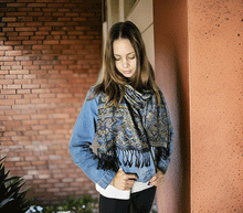 Naložite sliko v pregledovalnik galerije, sal sali šal craz šali pasmina pašmina ženski šali modni šali zenski sal bombaž viskoza šali lepota mehko jesenski šal zimski šal prehodni šal poletni šali črna modra naravni materiali good vibes