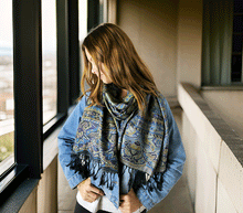 Naložite sliko v pregledovalnik galerije, sal sali šal craz šali pasmina pašmina ženski šali modni šali zenski sal bombaž viskoza šali lepota mehko jesenski šal zimski šal prehodni šal poletni šali črna modra naravni materiali good vibes