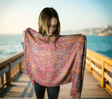 Naložite sliko v pregledovalnik galerije, sal sali šal crazy šali pasmina pašmina ženski šali modni šali zenski sal bombaž viskoza šali lepota mehko jesenski šal zimski šal prehodni šal poletni šali rdeča oranžna naravni materiali good vibes