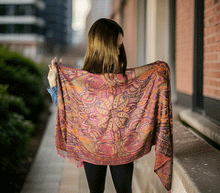 Naložite sliko v pregledovalnik galerije, sal sali šal crazy šali pasmina pašmina ženski šali modni šali zenski sal bombaž viskoza šali lepota mehko jesenski šal zimski šal prehodni šal poletni šali rdeča oranžna naravni materiali good vibes