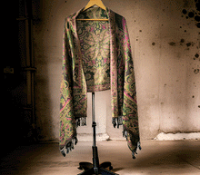 Naložite sliko v pregledovalnik galerije, sal sali šal crazy šali pasmina pašmina ženski šali modni šali zenski sal bombaž viskoza šali lepota mehko jesenski šal zimski šal prehodni šal poletni šali črna zelena
vzorci naravni materiali good vibes