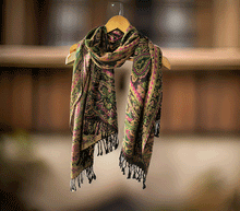 Naložite sliko v pregledovalnik galerije, sal sali šal crazy šali pasmina pašmina ženski šali modni šali zenski sal bombaž viskoza šali lepota mehko jesenski šal zimski šal prehodni šal poletni šali črna zelena
vzorci naravni materiali good vibes