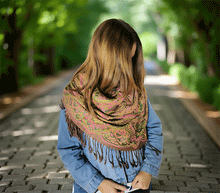 Naložite sliko v pregledovalnik galerije, sal sali šal crazy šali pasmina pašmina ženski šali modni šali zenski sal bombaž viskoza šali lepota mehko jesenski šal zimski šal prehodni šal poletni šali rjava zelena
vzorci naravni materiali good vibes