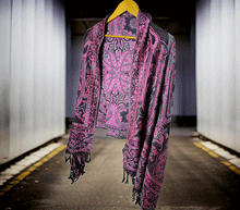 Naložite sliko v pregledovalnik galerije, sal sali šal crazy šali pasmina pašmina ženski šali modni šali zenski sal bombaž viskoza šali lepota mehko jesenski šal zimski šal prehodni šal poletni šali črna roza
vzorci naravni materiali good vibes