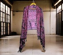 Naložite sliko v pregledovalnik galerije, sal sali šal crazy šali pasmina pašmina ženski šali modni šali zenski sal bombaž viskoza šali lepota mehko jesenski šal zimski šal prehodni šal poletni šali črna roza
vzorci naravni materiali good vibes