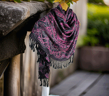 Naložite sliko v pregledovalnik galerije, sal sali šal crazy šali pasmina pašmina ženski šali modni šali zenski sal bombaž viskoza šali lepota mehko jesenski šal zimski šal prehodni šal poletni šali črna roza
vzorci naravni materiali good vibes