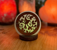 Naložite sliko v pregledovalnik galerije, Himalajska solna lucka naravna oblika astma svetilka elektrosmog solna luc madalbal solna svetilka himalajska solna lučka solna luč solna svetilka kolibri