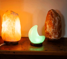 Naložite sliko v pregledovalnik galerije, Himalajska solna lucka naravna oblika astma svetilka elektrosmog solna luc madalbal solna svetilka himalajska solna lučka solna luč solna svetilka luna mesec