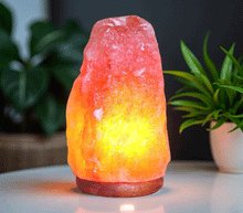 Naložite sliko v pregledovalnik galerije, Himalajska solna lucka svetilka solne lucke ciscenje zraka sproscanje solna luc solna lučka svetilka iz himalajske soli svetila luč