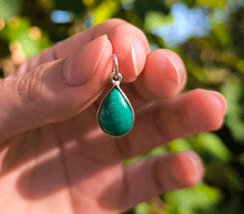 Naložite sliko v pregledovalnik galerije, srebrni obesek 925 malahit nakit kristal srebro 925 malahit zenski nakit modni nakit kristali obesek kristali poldragi kamni talisman