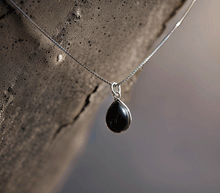 Naložite sliko v pregledovalnik galerije, srebrni obesek 925 oniks nakit kristal srebro 925 oniks zenski nakit modni nakit kristali obesek kristali poldragi kamni talisman