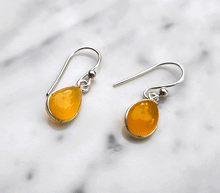 Naložite sliko v pregledovalnik galerije, srebrni zenski uhani 925 karneol zenski nakit nakit uhani srebro 925 uhani iz kristalov karneol uhani podragi kamni modni nakit kristali kristalni uhani karneol uhancki