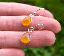 Naložite sliko v pregledovalnik galerije, srebrni zenski uhani 925 karneol zenski nakit nakit uhani srebro 925 uhani iz kristalov karneol uhani podragi kamni modni nakit kristali kristalni uhani karneol uhancki