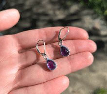 Naložite sliko v pregledovalnik galerije, srebrni zenski uhani 925 ametist zenski nakit nakit uhani srebro 925 uhani iz kristalov ametist uhani podragi kamni modni nakit kristali kristalni uhani ametist uhancki