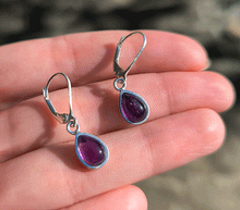 Naložite sliko v pregledovalnik galerije, srebrni zenski uhani 925 ametist zenski nakit nakit uhani srebro 925 uhani iz kristalov ametist uhani podragi kamni modni nakit kristali kristalni uhani ametist uhancki