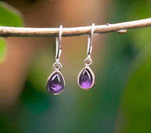 Naložite sliko v pregledovalnik galerije, srebrni zenski uhani 925 ametist zenski nakit nakit uhani srebro 925 uhani iz kristalov ametist uhani podragi kamni modni nakit kristali kristalni uhani ametist uhancki