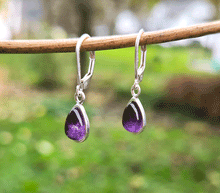 Naložite sliko v pregledovalnik galerije, srebrni zenski uhani 925 ametist zenski nakit nakit uhani srebro 925 uhani iz kristalov ametist uhani podragi kamni modni nakit kristali kristalni uhani ametist uhancki