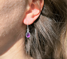 Naložite sliko v pregledovalnik galerije, srebrni zenski uhani 925 ametist zenski nakit nakit uhani srebro 925 uhani iz kristalov ametist uhani podragi kamni modni nakit kristali kristalni uhani ametist uhancki