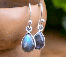 Naložite sliko v pregledovalnik galerije, srebrni zenski uhani 925 labradorit zenski nakit nakit uhani srebro 925 uhani iz kristalov labradorit uhani podragi kamni modni nakit kristali kristalni uhani labradorit uhancki